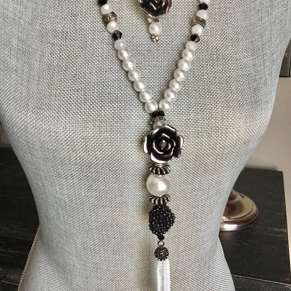 Tassel Two Strands Pearls Necklace - Picture 6 of 6